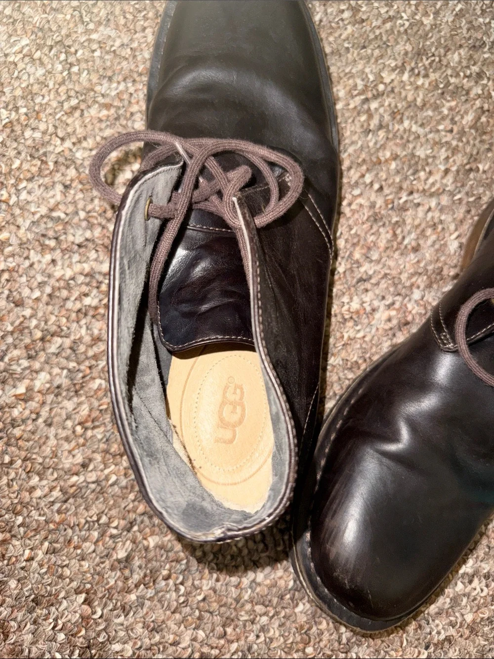 UGG Men's Dark Brown Leather Chukka Boots